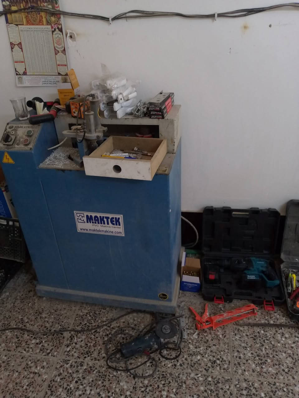 اسلام عليكم معمل بي بي سي بلاستك للبيع ب 3ملاين ونص اربعه قطع   كنبريسر سنكل والكويه  سنكل الكتر ول تشريح التي ترفيز.  مستعجل عل بيعهن والله مكانهن بغداد جديده الستفسار الاتصال ***********مكاين خير من الله الله يشهد تجي تفحص يل تاخذهن
