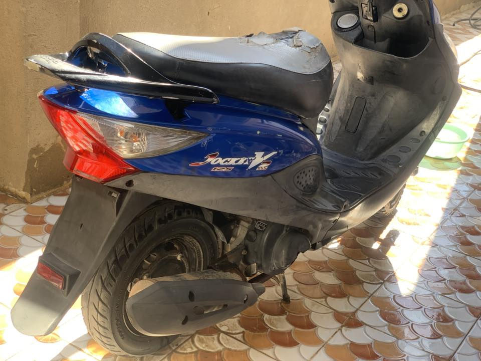 الفجر

2011 محرك ١٢٥  شغاله نقصها تاير خلفي وكفر لايت امامي فقط 

ابيع كوم حديد لحد يكلي شبيها 

*********** بي واتساب
