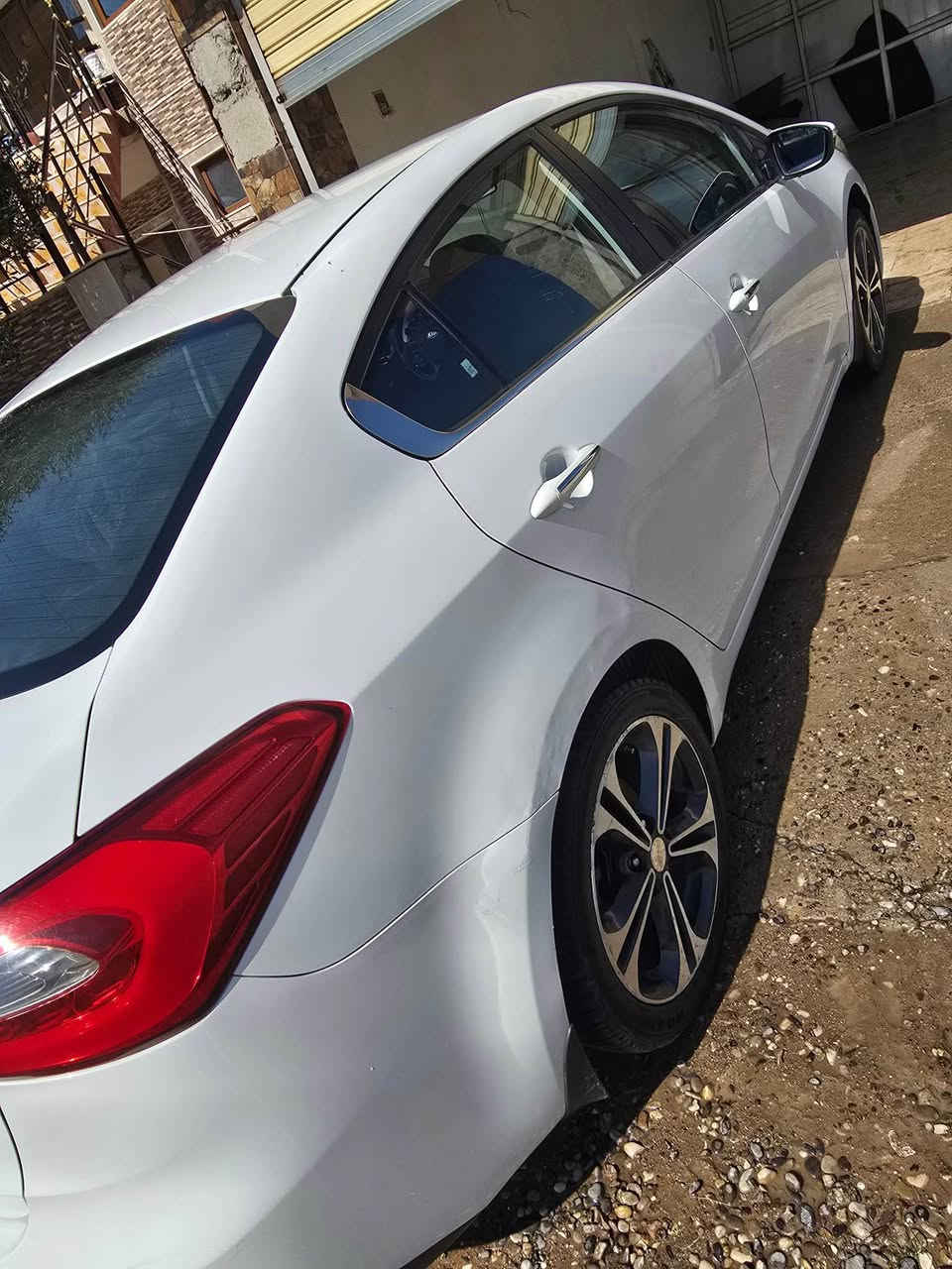 كه يا سيراتو ٢٠١٣ بو فروتني ..زورا پاقژه  ج عه يب و كيماسي لينينن..گيرو مه كينه شه رتن نه فه كرينه … ٢٠٠كم يا جويي.. بئ صبغه تني هنده ك تعديل ييت تيدا ئه و شي ل  وينه يي دا داينه دياركرن.. غرامه شي سه ر نينن ئه گه ر مشته ريبي وه ره خاص يا په يوه نديي في ژماري بكه  *********** دهوك, العراق
