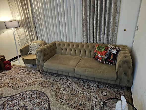 سلام عليكم تخم قنفات تركي ٨ مقاعد  قماش مودرن كلش نظيف بدون اي ضرر
مكاني كربلاء البوبيات 
***********
السعر ٦٠٠
