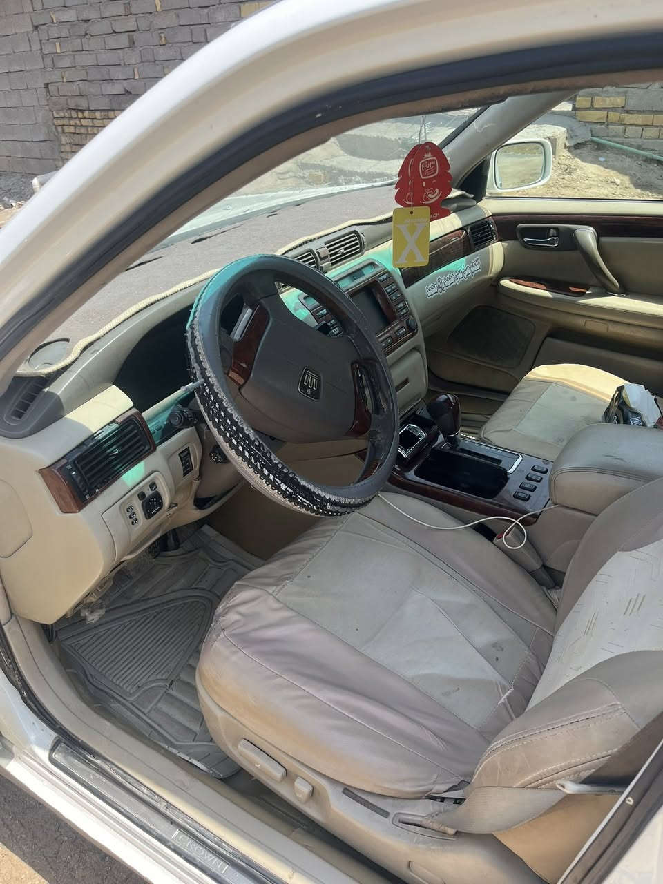 السلام عليكم ملكه 2003 للبيع 
تسجيل قديم
فول موصفات.  ١/١ 
كفاله عامه من الكصه ونقل جثه والاصوليات 
رقم بصره بسمي 
سنويه تنتهي 2030
٤ دكم اصل  
شاصي ٧٥
مكينه ٣٠٠٠
تحوير فوك وجوه نجف 
دشبول عارف العيساوي
كرستال اصل رويال 
ثلاجه برده تبريد قطعتين 
تبريد تدفئه فول  
كشنات 4كهرباء
الجام تحكم اوتو   
المكان لقرنه ثغر 
سعر.  ١٢٠      ***********
