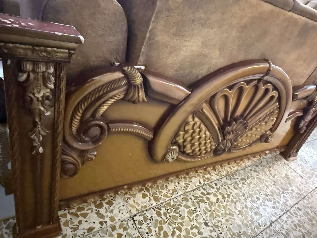 غرفة نوم خشب صاج سعره 400 الف ***********
