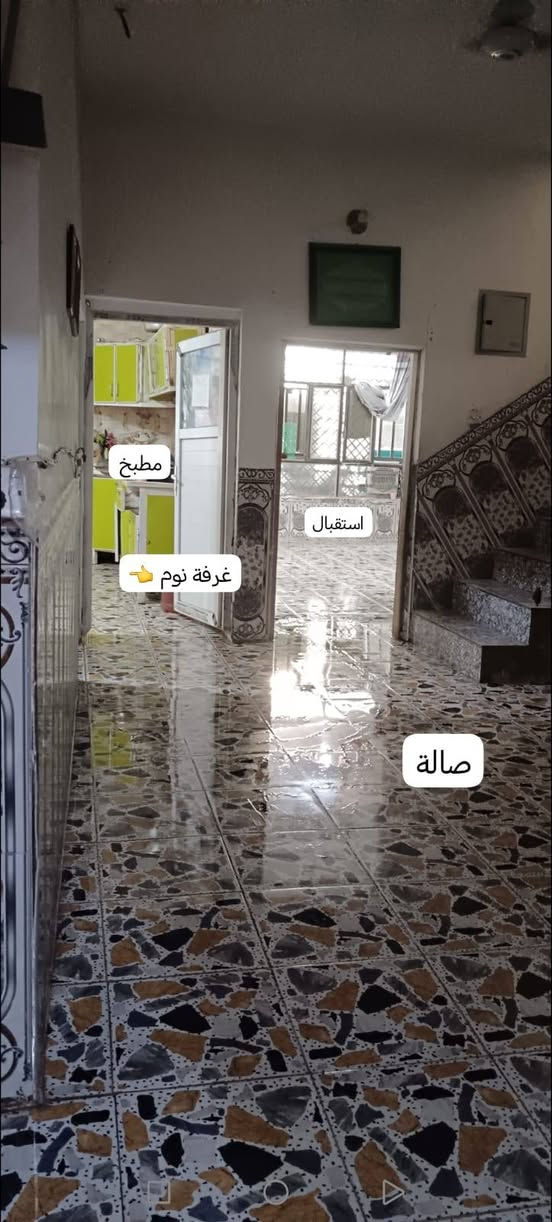 بيت للبيع مساحة 200مترطابو صرف باسمي/ في كربلاء بحي النضال قرب المستوصف طابقين يحتوي على 6غرف نوم مع صالتين مع استقبال سبعة مترمع مطبخ 5مترمع طارمة كبيرة مع صحيات عدد 3مع كافة الخدمات شوارع تبليط 500دينار لباب الامام الحسين(ع) *********** بيع مستعجل
