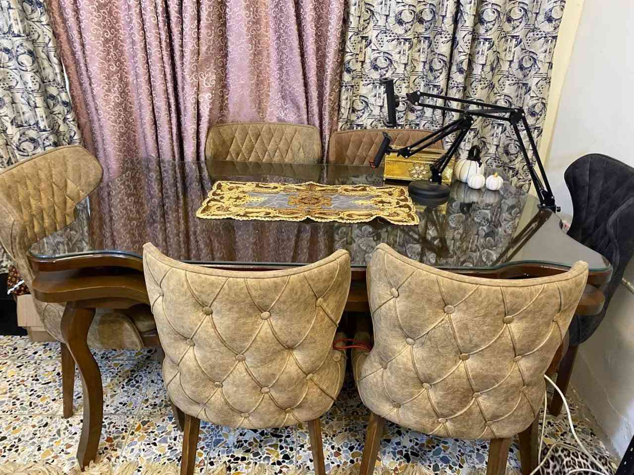 ميز طعام 4 كراسي تركي راقي جدا سعره 250 اتصال *********** بغداد رصافة
