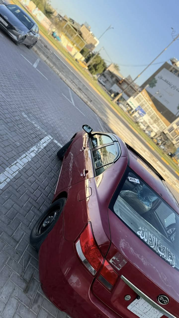 السلام عليكم السعر(58)
المكان كربلاء  ***********
بي وايدي للبيع 

موديل 2014
تبريد شغال 🥶
حدادية امامي خلفي جديد
صبغ حزام 
تشغيل بصمة
دواخل جديد
كهربائية كلها شغال 
محرك وكير جدد
تخم تاير ويلات جدد
