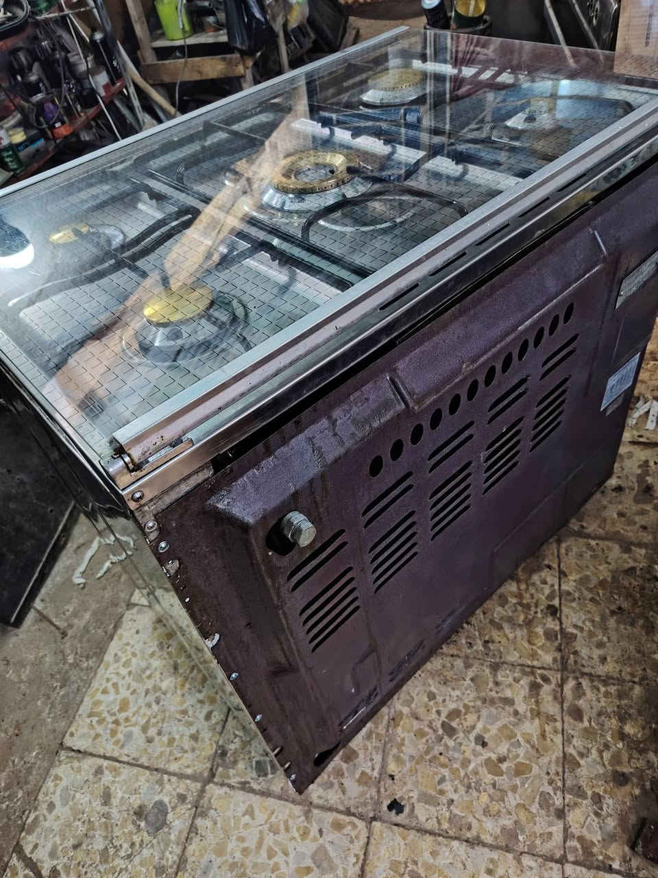 فريش اخو الجديد  ستيل كلة شغال عالفحص السعر ٢١٠ علما ان الجديد مثلة بالمحلات ٥٥٠ فريش  مصري كربلا *********** وممكن مراوس وية طباخكم
