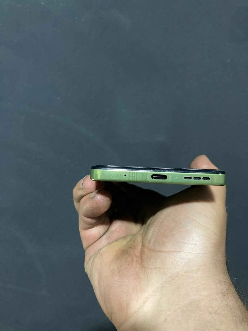 Moto g15
256gb
2sim
Ram8+16 =24
 Green 
هی دەستی خۆمە بەزەمان بورغی بانەدرایە
تەنها وردەی سەرشاشەی هەیە
بێ عەیب بەزەمان زەمانی شەریکەیە مایە
کارتۆن کامل ئەشیا
نرخ 115هەزار
شوێن هەولێر تکایە گەیاندن نیە
*********** أربيل, العراق
