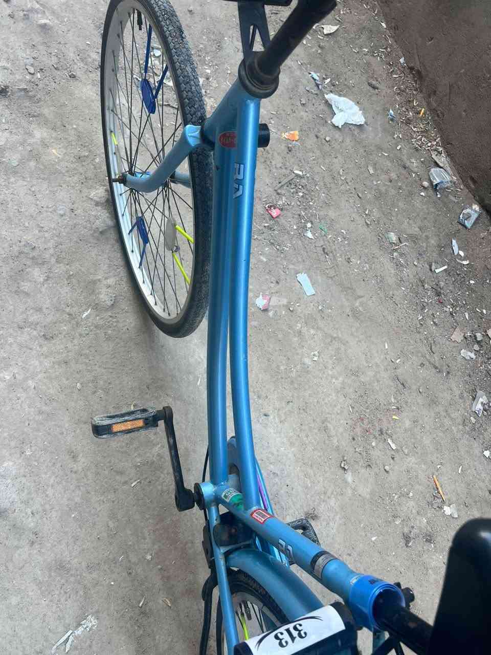 سلام عليكم بايسكل للبيع بيدي 
لون ازرك 
حجم 26
مديل 22
مختم من سكان ل سله
نضافته90%100
مد اكره موجودات 
سعر95 وبي مجال للطيبين  وبايسكل مجبزه كلش حلو 
عنوان بصره ابو خصيب محيله 
رقم ***********
