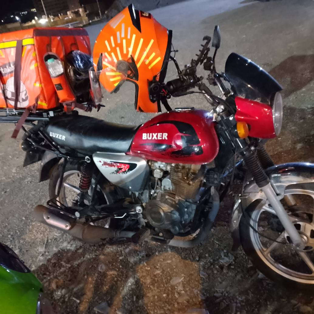 السلام عليكم ورحمه الله وبركاته 
عيني دراجة بوكسر للبيع رقم سنوية جديدة باسمي 
دراجة جديدة ماشية 5 الف كيلو فقط 
مكاني بسليمانية والشراي يراسلني وبي خير ويدلل

سڵاوی خواتان لێبێت 

ئەم ماتۆڕە بۆ فرۆشتن 
ڕەقەمە و کاتی نیە سەنەوی تازەیە بە ناوی خۆمەوەیە بە شەرتی تەحویل
ماتۆڕە کە سفر سفرە (پێنج) هەزار کیلۆمەتر ڕۆشتوە 
هەر کەسێک موشتەریە با نامە بنێرێ بۆ نرخەکەی السليمانية, العراق


**إذا كنت صاحب هذا الإعلان وتريد حذفه لأي سبب، رجاءا أرسل رسالة إلى الدعم الفني**