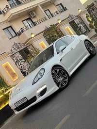 بورش 2011السعر 220 العنوان بغداد07710017402