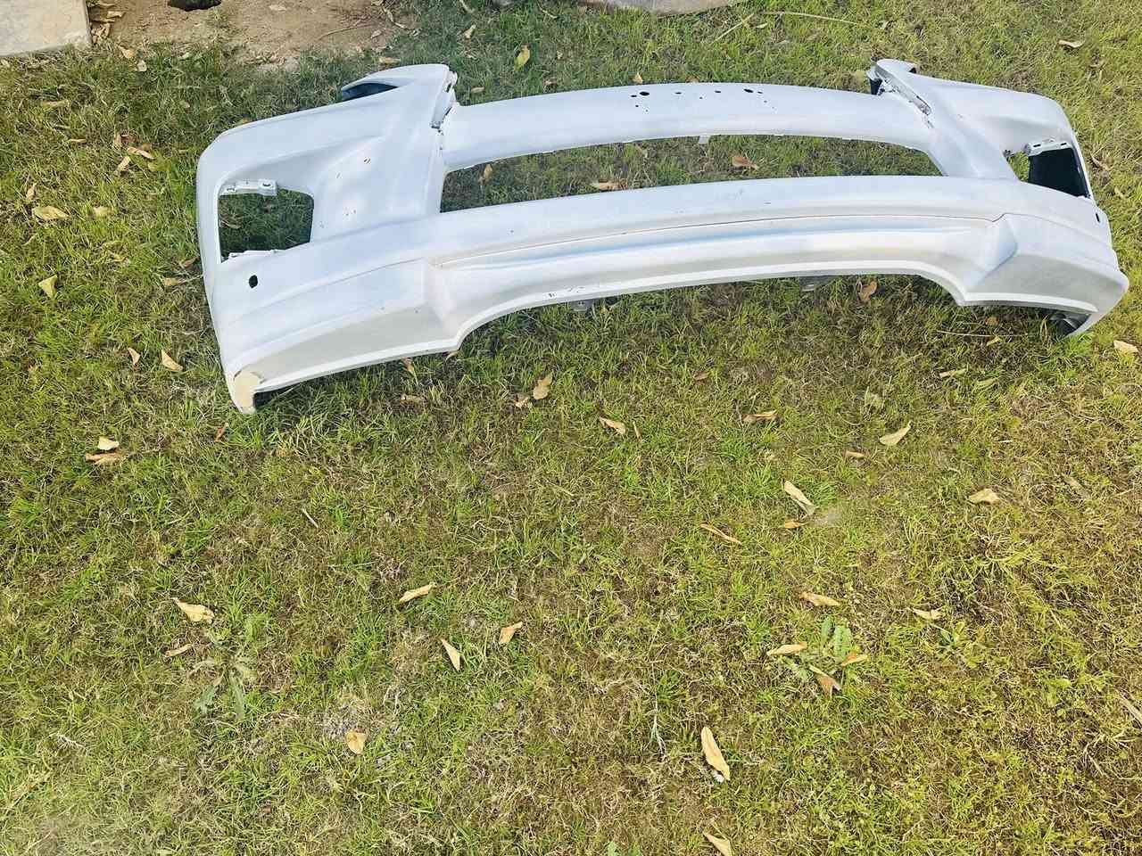 السلام عليكم دعامية لكزس من موديل 12 لل15 
مع اللحية بدون كسر مصبوغه اساس يعني تنصبغ اسود وابيض 
ب 150
***********
