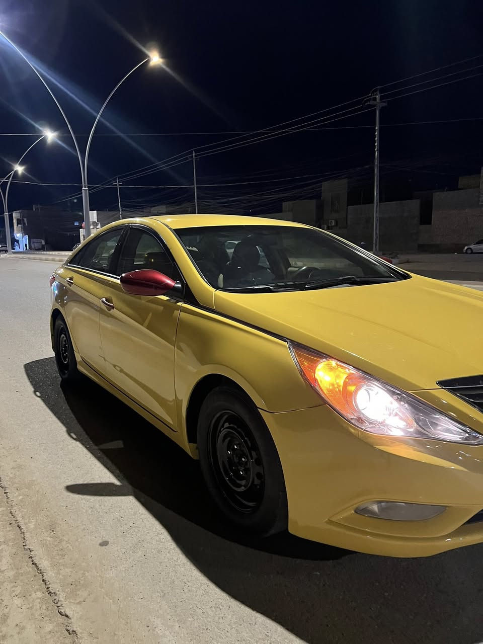 من رخصت الادمن المحترم
سوناتا موديل ١٢
مواصفات عاديه 
حادثها جاملغ خلفي وباب بدون دواخل 
بجم كبس المصد الخلفي كله كبس 
محرك ٢.٤٠٠
كير محرك جدد
صدر امامي خلفي جديد 
مسجل بلوتوث اوكس فلاش 
داخل بيجي 
تبريد قطعتين 
رقم بغداد ثاني يوم التحويل 
السعر /٨٧ وبيها مجال 
مكان الرمادي 
الاستفسار ***********
واتساب ***********
