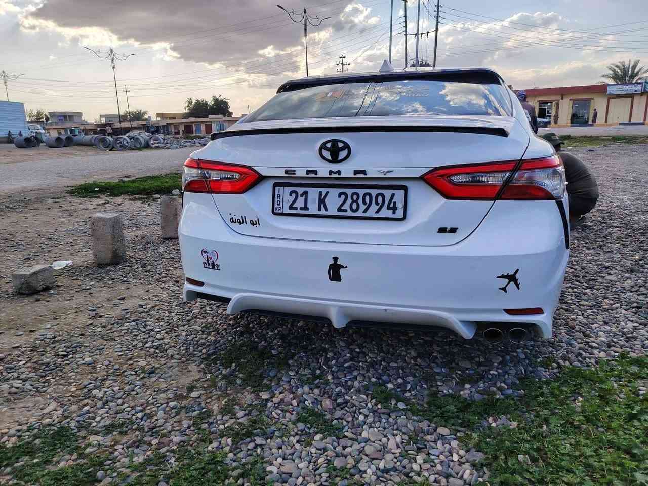كامري موديل 2018 
موصفات SE
بسمي رقم وهزه جديد 
صدر تواير كلو جديد 
محرك شرط كير شرط 
ضرر بونيد وجاملق بدون دواخل 
اسياره حلوه ماتصرف عليها ربع مال جناي 
السعر 175 وبيها مجال 
الهاتف ***********
