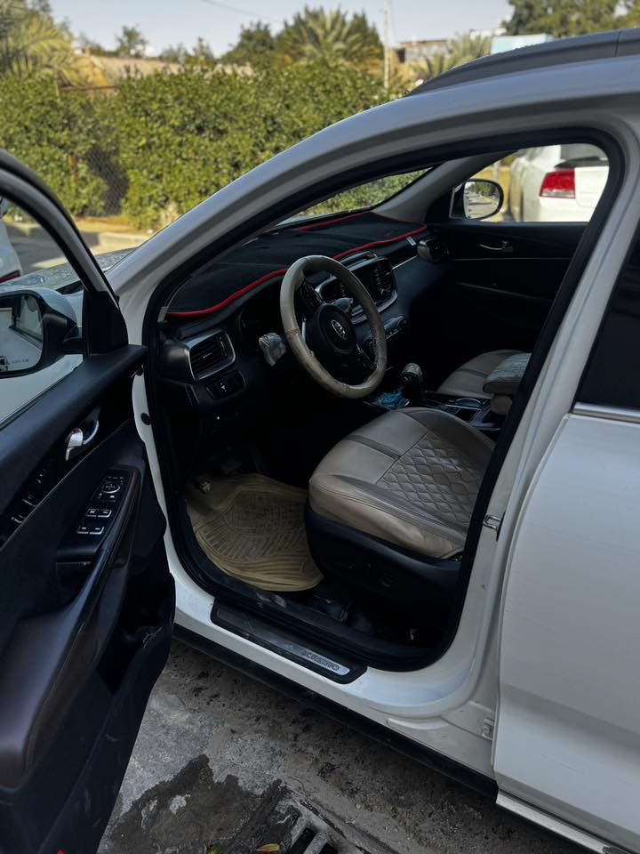 كيا سورنتو ٢٠١٥ شكل ال١٦ خليجي سونارها موجود بالصور السيارة بصمة شاشة كبيرة حساسات امامي خلفي السيارة حلوة وجاهزة 
195وبيها مجال حك الجية 
***********
