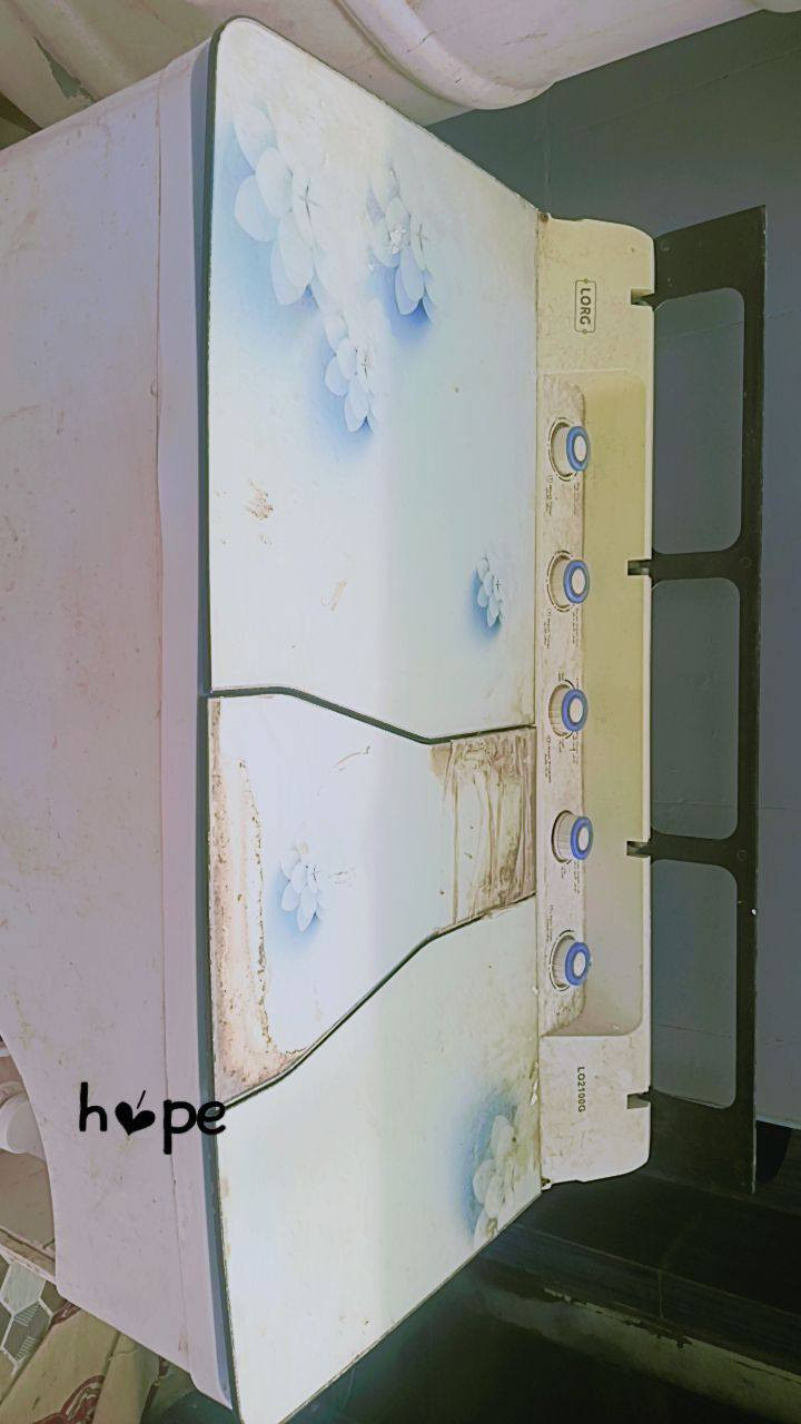 غساله عاديه حجم كبير نظيفه ماداخله تصليح غسل وتجفيف وجرار لوضع التايت ومكان لغسل الجواريب  ومكان بالمقدمه لوضع مساحيق الغسيل كما واضح بالصوره الشراي على الخاص


**إذا كنت صاحب هذا الإعلان وتريد حذفه لأي سبب، رجاءا أرسل رسالة إلى الدعم الفني**