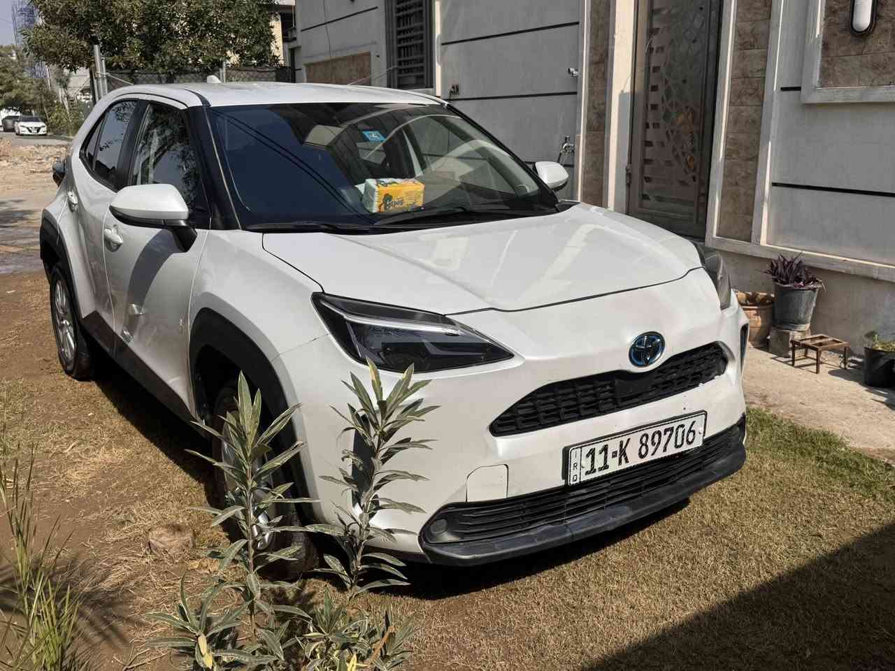 السلام عليكم للبيع تيوتا يارس كروز موديل 2024هايبرد محرك 1500 ضرر فقط جاملغ يسار مبدل قطعه اصليه وبدون صبغ ماشيه سياره 51الف كيلو سياره جاهزه كل نقص مابيه عليه صيانه كامله مواصفاته رادار مانع تصادم مودات قياده اتو هولد سياره بصمه مري شفط جام اوتو رقم بغداد بئسمي سياره عليه صيانه كامله 
سعرها 133ورقه مكانه بغداد الدوره 
تواصل(***********)(***********)
