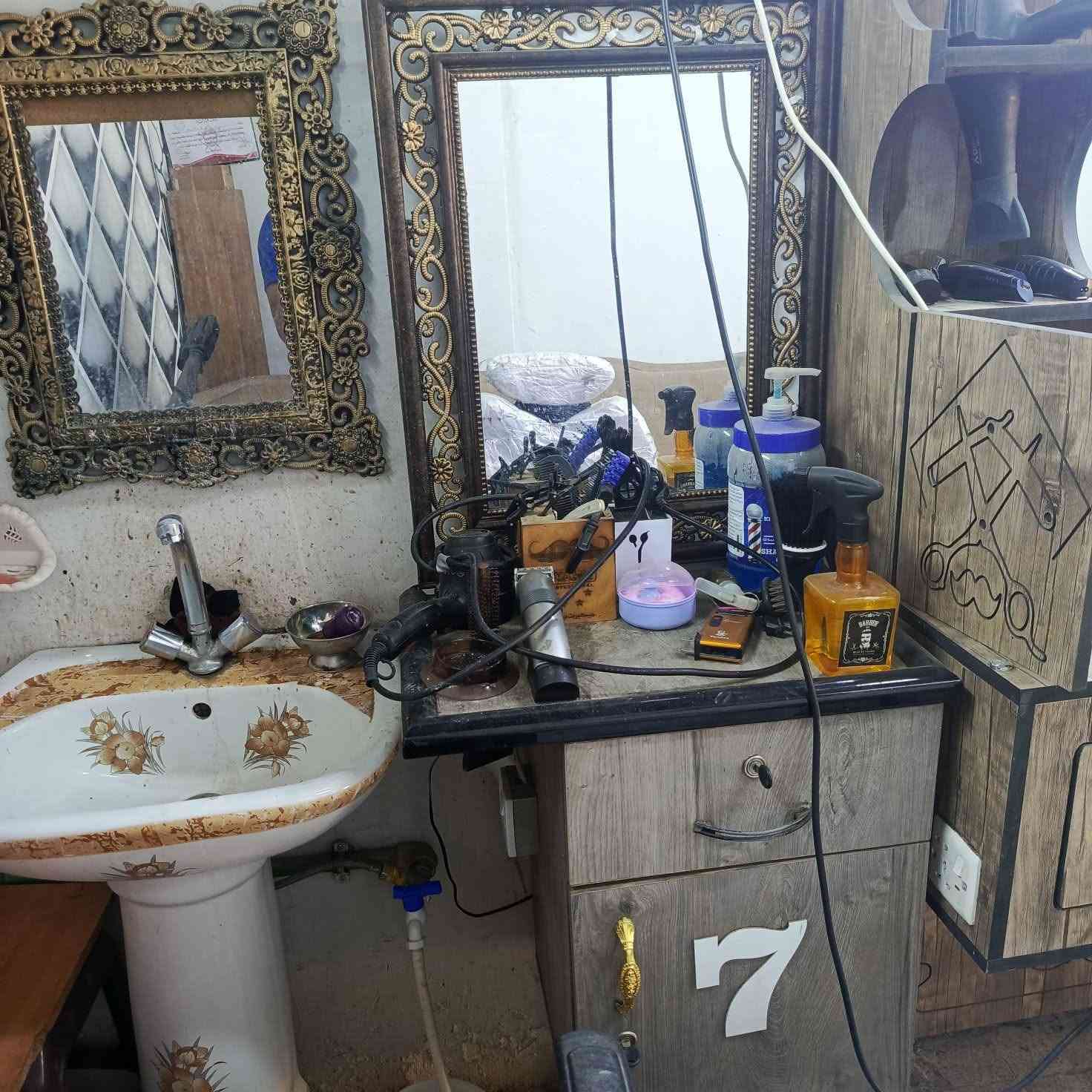 المحل كامل للبيع شلع للتواصل  خاص او الاتصال على الارقام 

***********

‏‪***********‬‏

