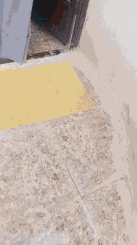 سلام عليكم بيت طابق ونص غرفتين ومطبخ منور ثنين وصحيات وستقبال وطرمه وسطح بيت كامل منطقه طالب العلي يم محطه كهرباء سعر خاص***********
