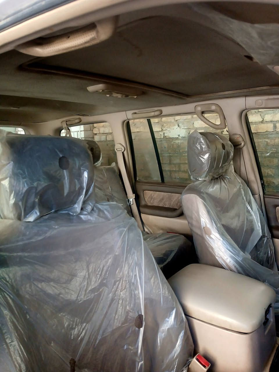 السلام عليكم لاندكروز مونيكا موديل ٢٠٠٢ السيارة بيها 3 قطع جراد ابيعلك مصبوغه ومكينه بيها تبخير كير مكفول  تبريد 3 قطع ثلاجه فتحه جام كهرباء السيارة باسمي العنوان بغداد البلديات السعر 130 وبيها مجال   ***********
