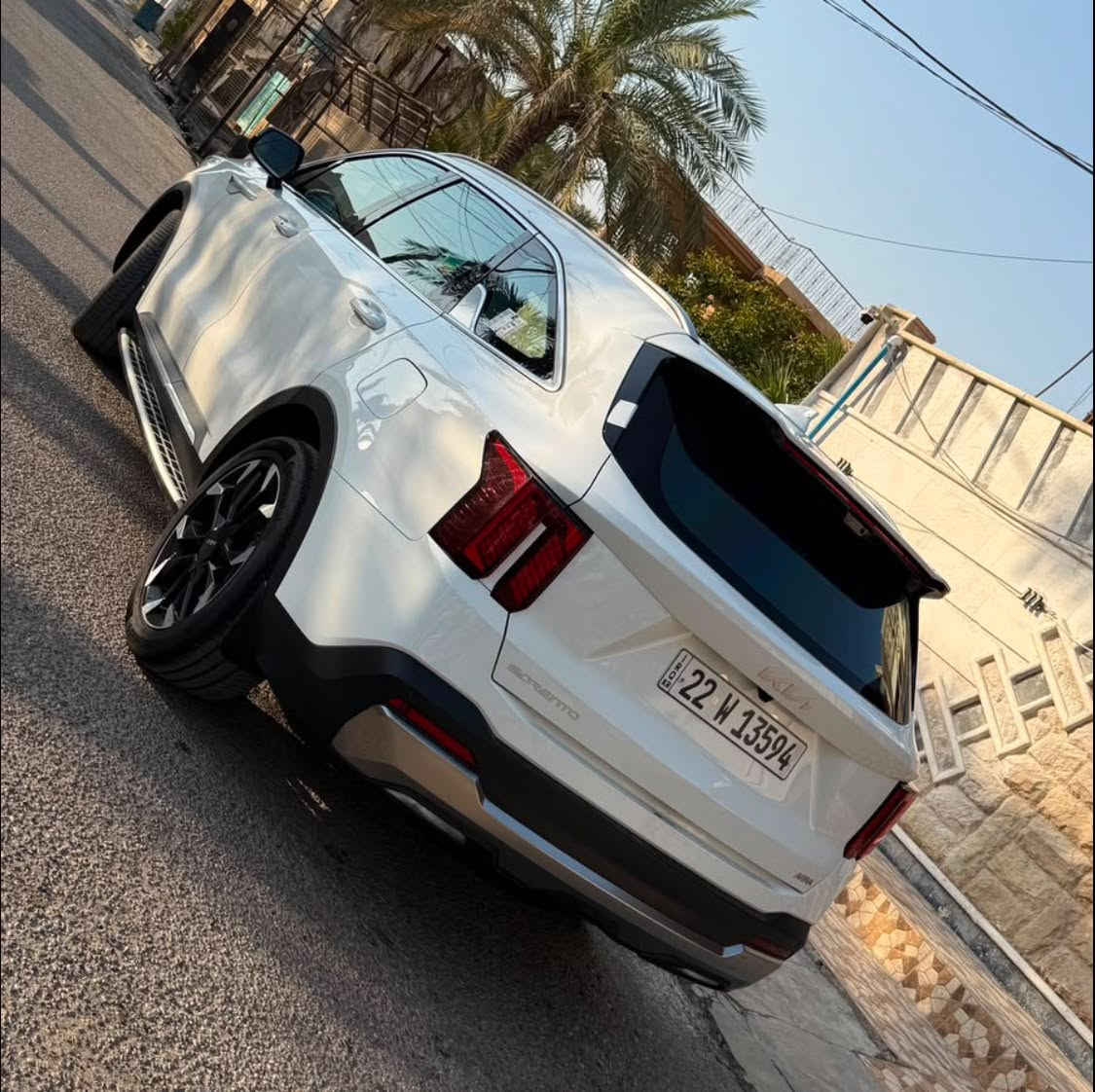سورنتو 2025
 خليجي فول بانوراما 
ماشية 32000 كم محرك 6 سلندر 3500 كرسي كهربائي صندوق كهربائي تشغيل بالبصمة وتشغيل عن بعد ويل 20 إنج كير ماوس بردات خلفية إضاءة LED نهارية وداتا شو حساسات أمامية وخلفية شاشة متصلة حديثة كيجات إلكترونية تحكم تبريد لمس أوتو هولد دريف مود هندبريك كهربائي فول تحكمات ستيرن تبريد 3 مناطق كاميرا وسطية وخلفية 7 مقاعد بانوراما تدفئة وتبريد للمقاعد الأمامية إنارة داشبورد LED بردات شركة خلفية ملاحظة يوجد رصة صغيرة في الجاملغ باقي مواصفات الأكدال المعروفة ضمان 5 سنوات 
سعر 1
هاتف 
***********
