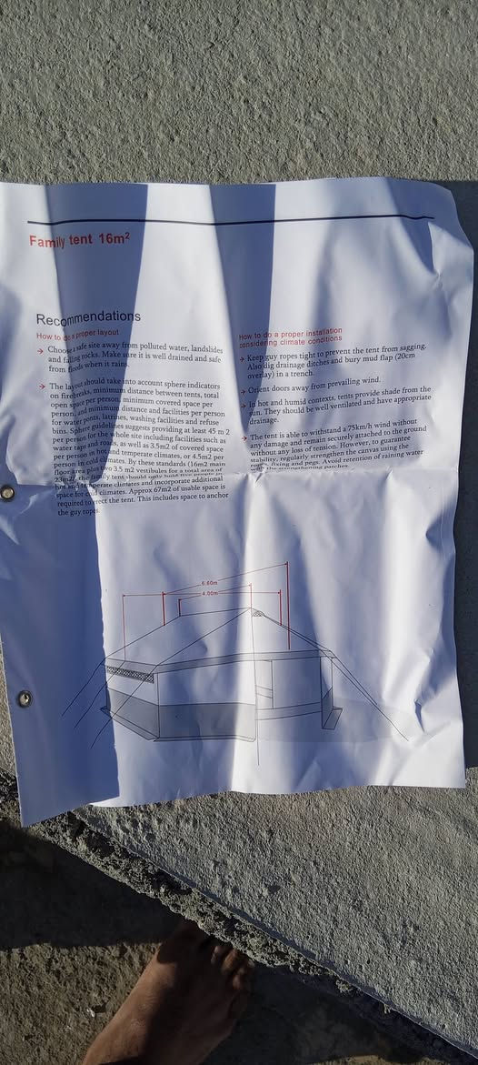 السلام عليكم 
خيمة للبيع
بعدها بالغلاف هسة فتحتها
مكونة من قطعتين 
وكل غراضها كاملة.. 
السعر 400
للتفاصيل
 ***********
