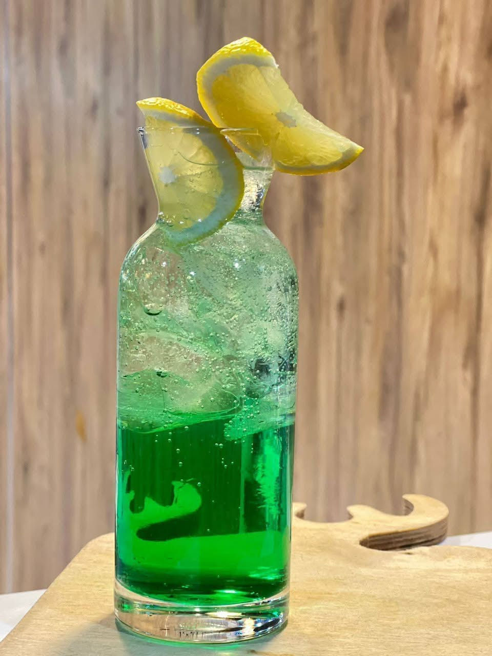 متفرغ للعمل في بغداد
خبرة أكثر من 15 سنوات في مجال 
المشروبات الحارة والباردة.

أجيد تحضير جميع أنواع العصائر الطبيعية، السموذي، الموهيتو، الميلك شيك، 

والمرطبات بأنواعها، بما فيها الآيس بيري/الأزبري بجميع النكهات، إضافة إلى السوفت بعدة أنواع.

متخصص في إعداد جميع المشروبات الساخنة:
جاي حامض، نسكافيه، كابتشينو، وكافة أنواع القهوة (سادة – وسط – حلوة)، القهوة الجكليتية، القهوة التركية، والقهوة العربية.

ملاحظة:
لا أجيد استخدام جهاز الإسبريسو الاحترافي،

📩 للمراسلة واتساب أو الاتصال:
📞 ***********
