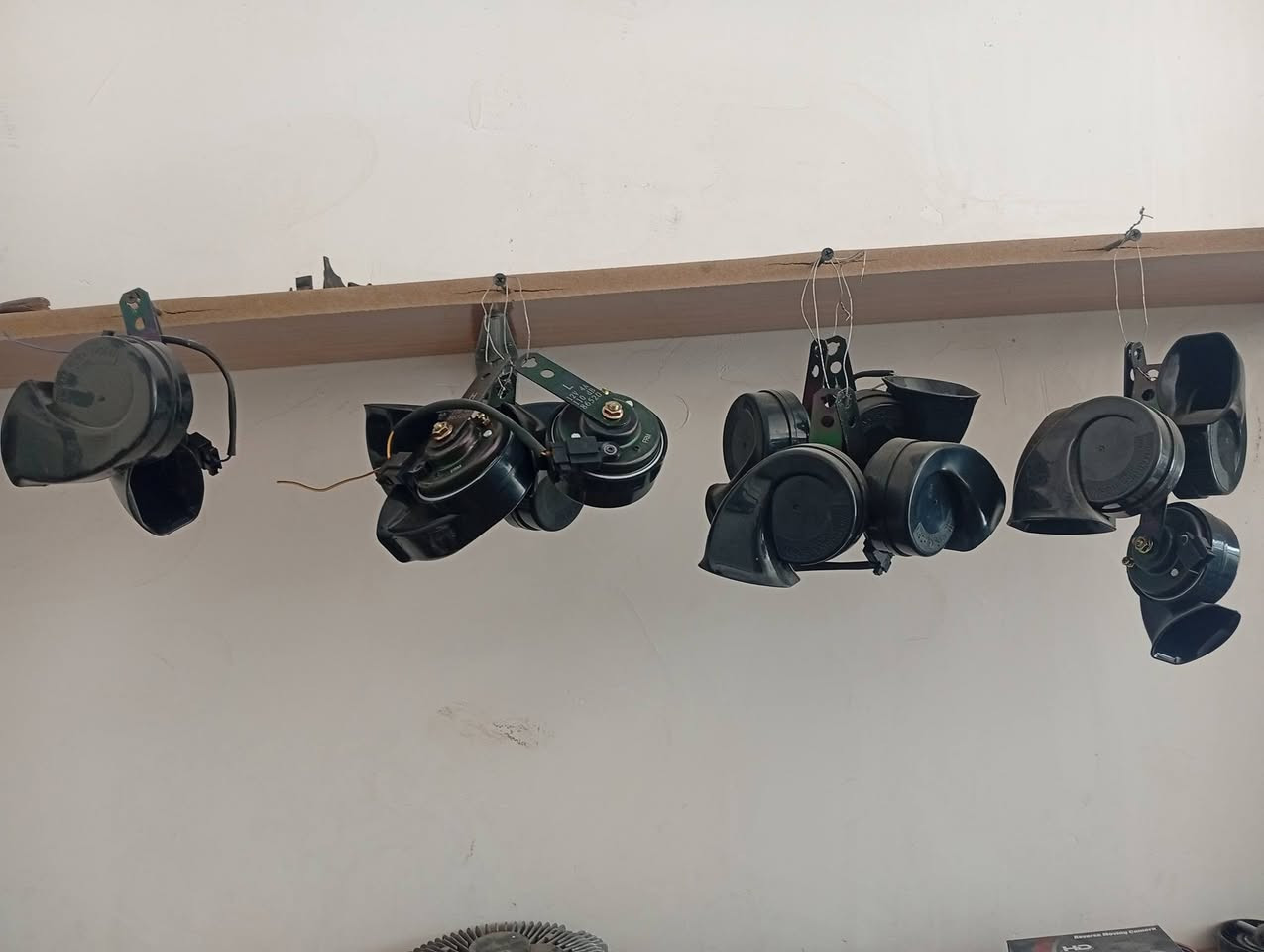 السلام عليكم
غراض كهربائيات سياره
فيوزات +انواع
كلوبات +انواع 
كتفات +انواع 
علبه زراعه فيش +انواع 
بلكات +انواع 
فيش +انواع 
هورن طاط +12زوج
جوزه صباحيه نيسان + ياباني 
مكان كربلاء
السعر 300
رقم الهاتف ***********
