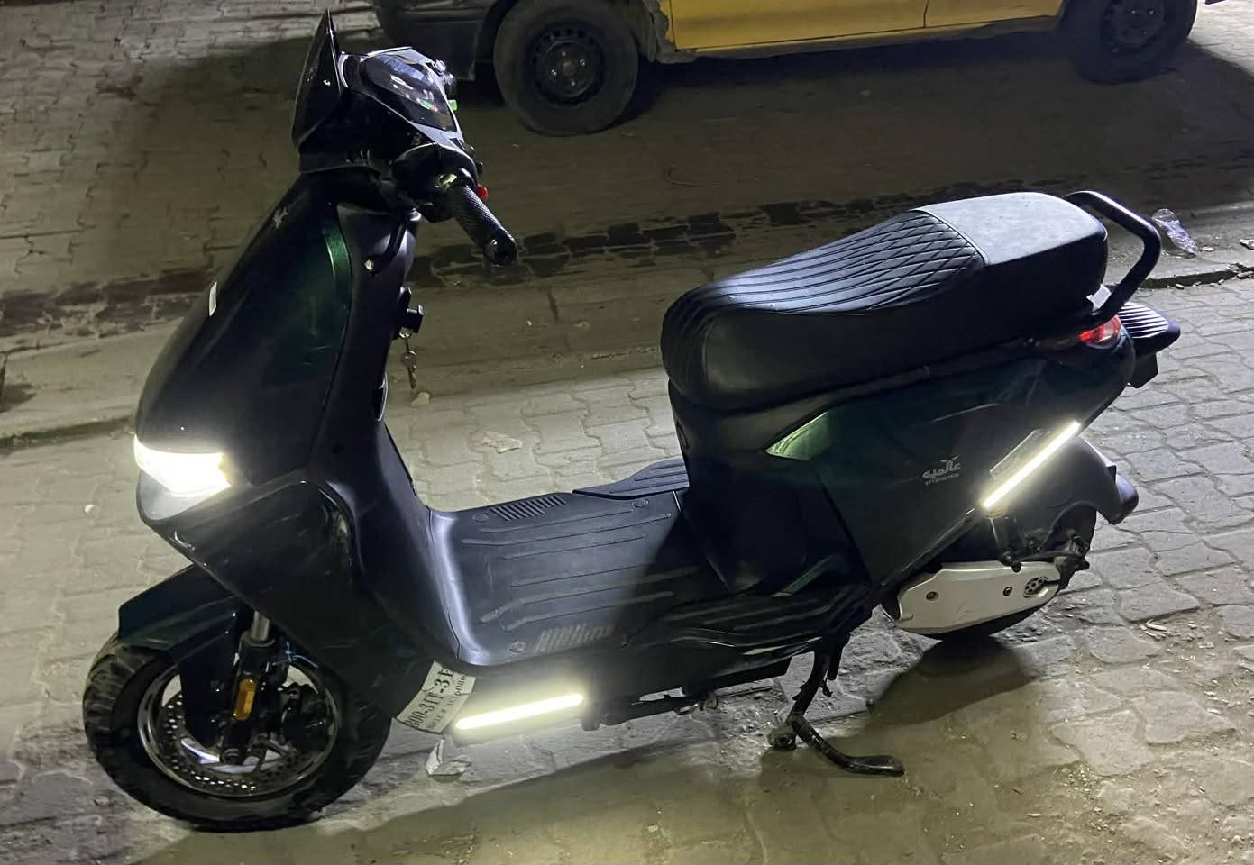 السلام عليكم 
دراجة شحن ملفها 2000 ست بطاريات كبار  
دراجة مال رمبة نظافة 90‎%‎ 
السعر 500 وبيها مجال 
***********
