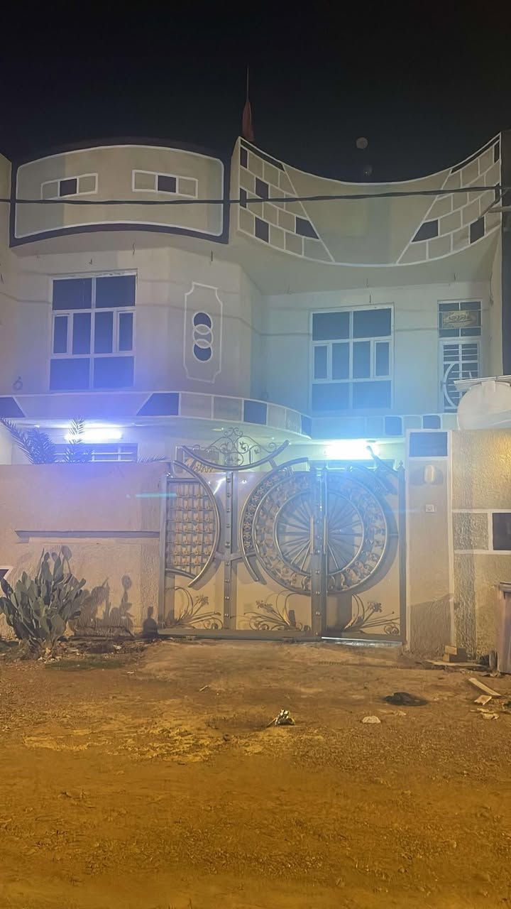 يالله اللهم صلي على محمد وال محمد 
يعلن بدرة للعقار البيع وشراء 
بيت 🏠للبيع مساحه ٢٥٠متر الموقع حي الحسن 
البناء طابقين __ طابق الاول كامل الثاني عوزه فقط ارضيه وبياض مطلوب سكان ٢٤ مليون لتسديد بل شهر ٢٠٤ الف 
للستفسار راسل الصفحه او اتصل🗣📲📞
*********** وتساب 
***********
