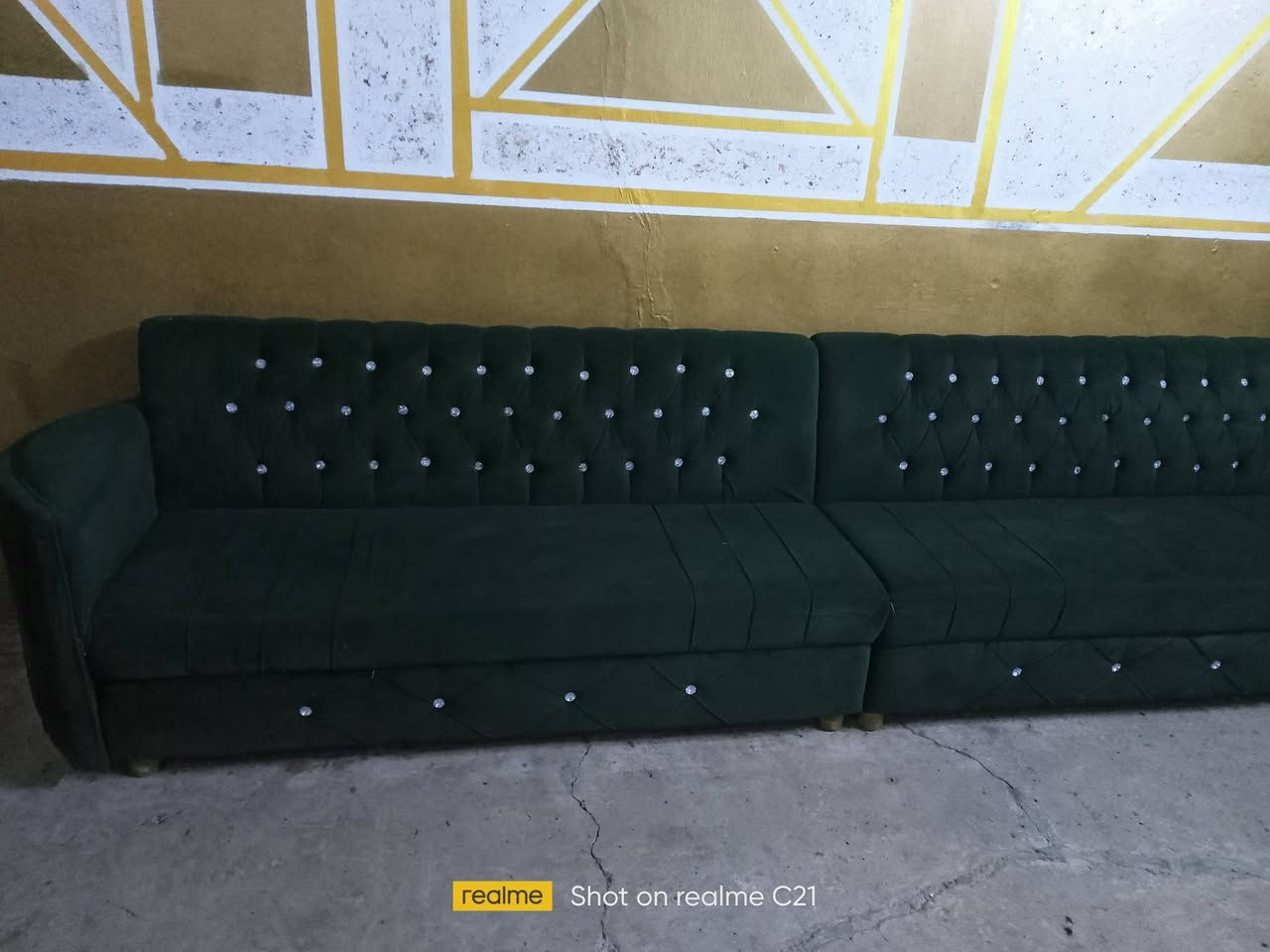 للبيع طخم عراقي نضيف حيل ***********
