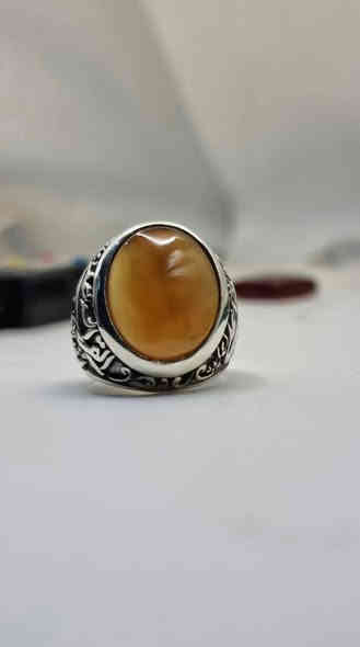 محبين الاصفر النادر هذا الكم ..😄
خاتم فضة من العقيق الاصفر المشمشي اليماني الطبيعي الأصلي مع كارت ضمان المنشأ والورشة وعدم المعالجة 👌
فضة قالب عيار 925 
 نقش جانب الفضة 〔 القران مع علي <ع> 〕
_ واتساب /***********
🚕خدمة توصيل لجميع المحافظات 
🔖ضمان الحجر مدى الحياة (طبيعي & يمني)
📋وصل ضمان مختوم 
الموقع /شارع كوفة نجف فرع مأكولات خوخة
#العقيق #زمرد #ياقوت #احجار_كريمة_طبيعية #العقيق_اليماني
