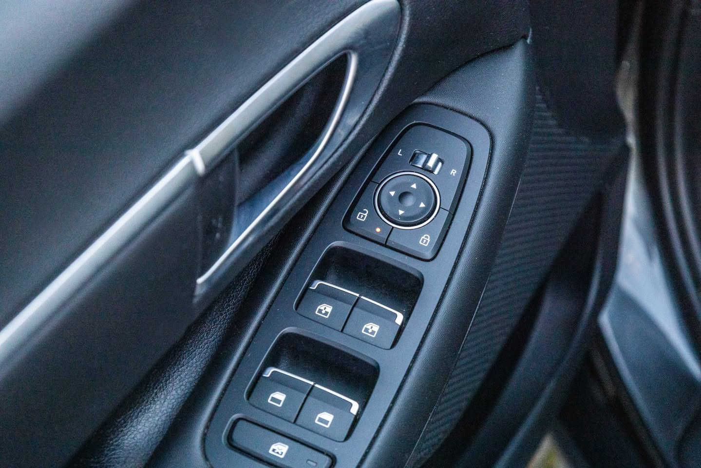 سوناتا للبيع موديل 2024 هايبرد مواصفات
تدفئة كشنات 
تبريد مناخين 
تبريد قطعتين
شفتات ستيرن 
ثلاث وضعيات قياده 
رادار امامي 
رادار خلفي 
حساسات امامي 
كامره خلفيه 
سياره دخول جديد 
بعد بيهة هواي مواصفات 
السعر 185
للتواصل : ***********
