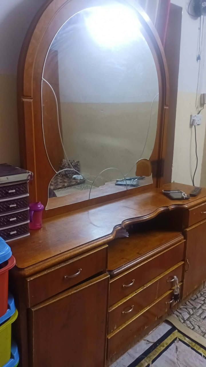 للبيع ميز مرايه زاويه ثنينهم ب ١٥٠ وبيها مجال بسيط عنوان وادي حجر قرب مدرسة شط العرب


**إذا كنت صاحب هذا الإعلان وتريد حذفه لأي سبب، رجاءا أرسل رسالة إلى الدعم الفني**