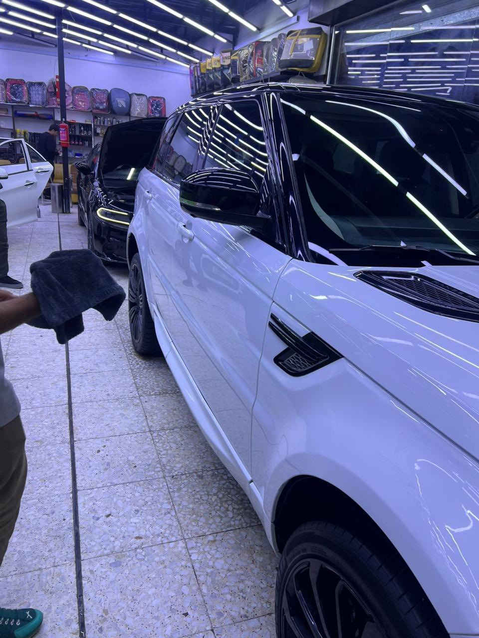 السلام عليكم اخوان للبيع
رانج روفر سبورت كفاله عامة.  2014
جاهزة وحلوة. 
رقم جديد هزة جديدة. 
معروفة مواصفاتها
السعر ٢٥٠ 
مكاني بغداد 
***********
