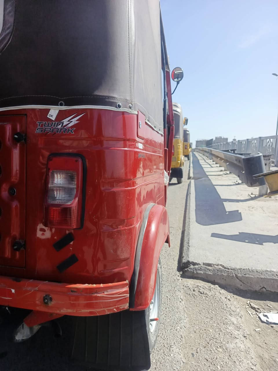 سلام عليكم تكتك18كامله مابيها اي نقص معمره بس دوس ونضافه مثل مكاعد تشوفون كدامكم بل صور +تخم تاير جديد+جادر جديد تكتك خير من الله كبل للشارع رقمي ***********وتساب وعل خط متوفر
