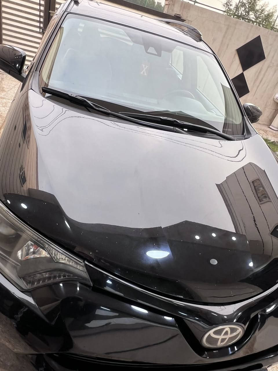 سلام عليكم
للبيع راف 4 وارد امريكي موديل 2018
حادثه بدون قطره صبغ تلث مكانات بارد فقط 
رقم بغداد الجديد باسمي  مواصفات الفول

بصمه فتحه رادار تحكم ستيرن
شاشه كامرا توقف ذاتي وباقي المواصفات 

مكينه ٢٥٠٠ كير صدر ع وضع الشركه
ماشيه 97 ميل 
جاهزه من كل شي السياره
مكاني بغداد حي الجهاد سعرها 180 ورقه
***********

 .
