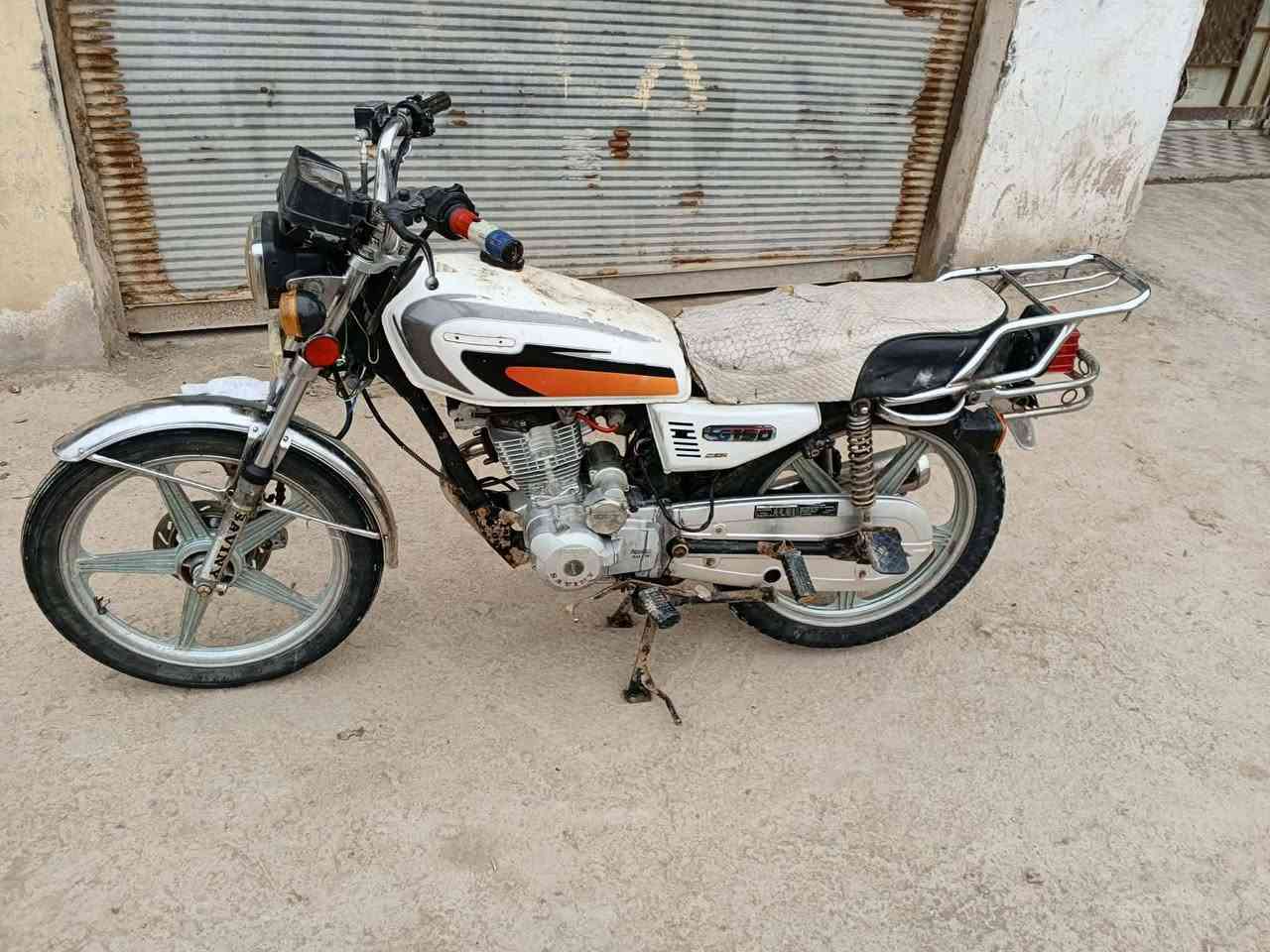 السلام عليكم شباب دراجه للبيع موديل 19 اوراق كاملة صالنصه جعره تجم تايرات سلف هندر  كهربايات شغاله مكاني ديالى بعقوبه رحمه شراي خاض 
***********(واتساب فقط)
