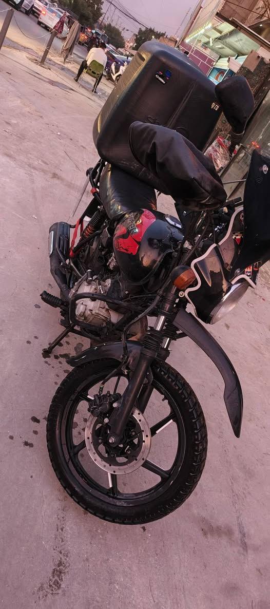 سلام عليكم
بوكسر موديل 22 اوراق اصوليه كامله من كلشي والحمدالله استخدام شخصي كهربائيات مكينه كير خير من الله والحمدالله مكان بغداد ***********
