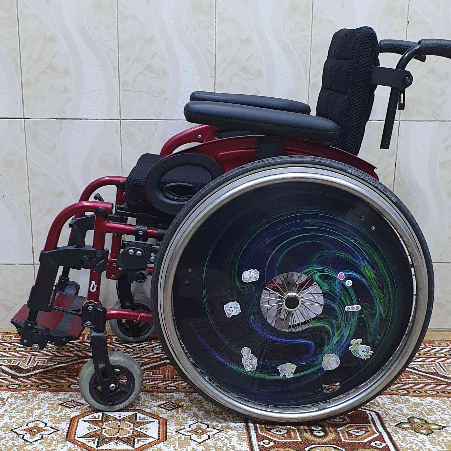 سلام عليكم كرسي للبيع قياس المقعد ٣٨ للستفسار *********** بغداد الرحمانية قرب شارع حيفا
