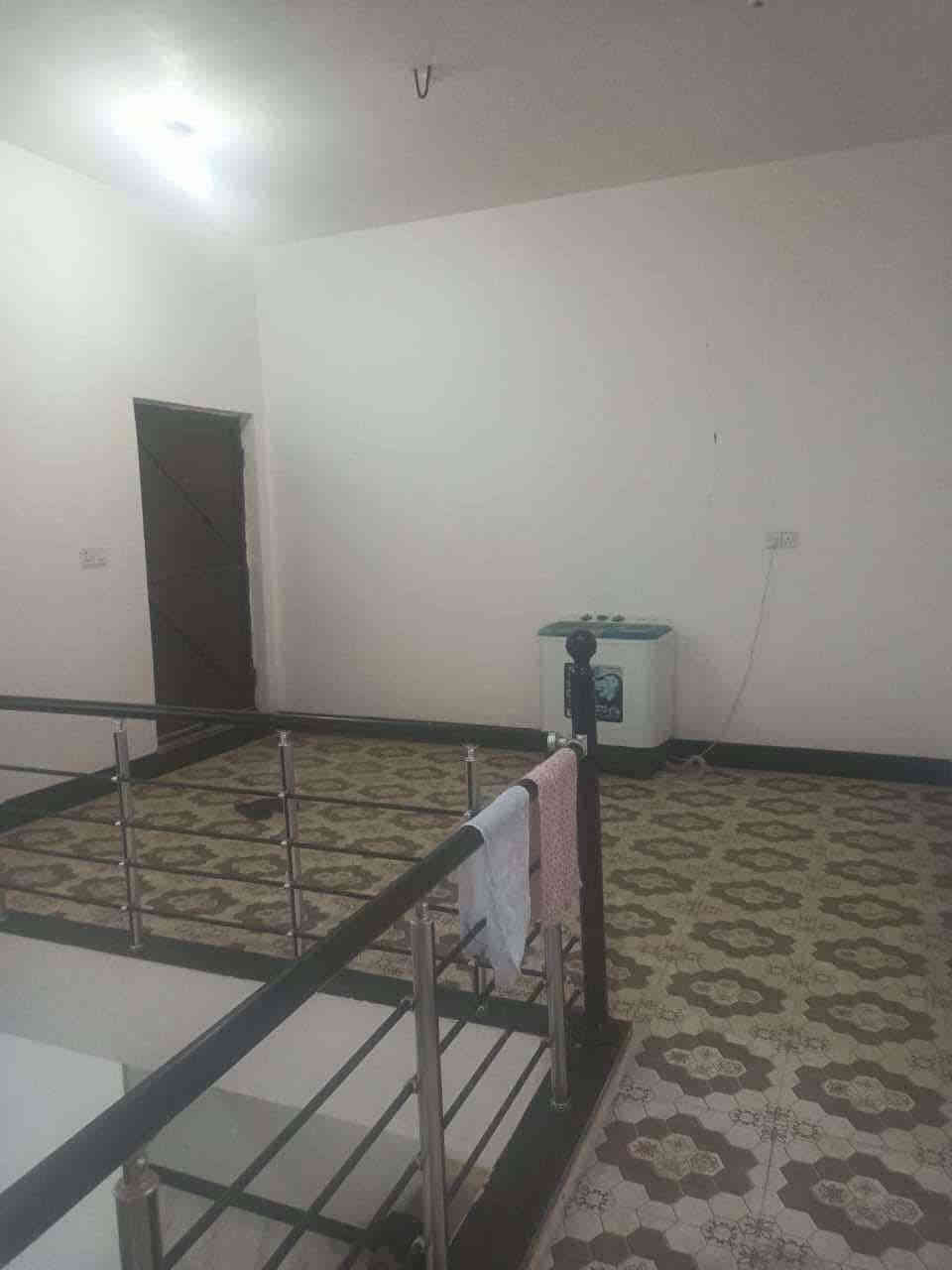 ( مشتملات عدد ٢ ) في حي ( الجديدة ) 
بجانب ( اعدادية الزبيدية للبنات )
مساحة كل مشتمل ١٣٠ م - بناء طابوق - اساس رفت
طابقين - ( كل مشتمل يحتوي على ٢ غرف نوم )
( سيراميك درجة اولى ) - مجاري ثقيلة + خفيفة 
تبليط - ( كل الخدمات متوفرة ) ( بناء جديد )
( يباع واحد منهم او ثنينهم )

للاستفسار مراجعة مكتب غازي للعقار     
واسط - الزبيدية - قرب أفران المائدة   ***********   
***********
