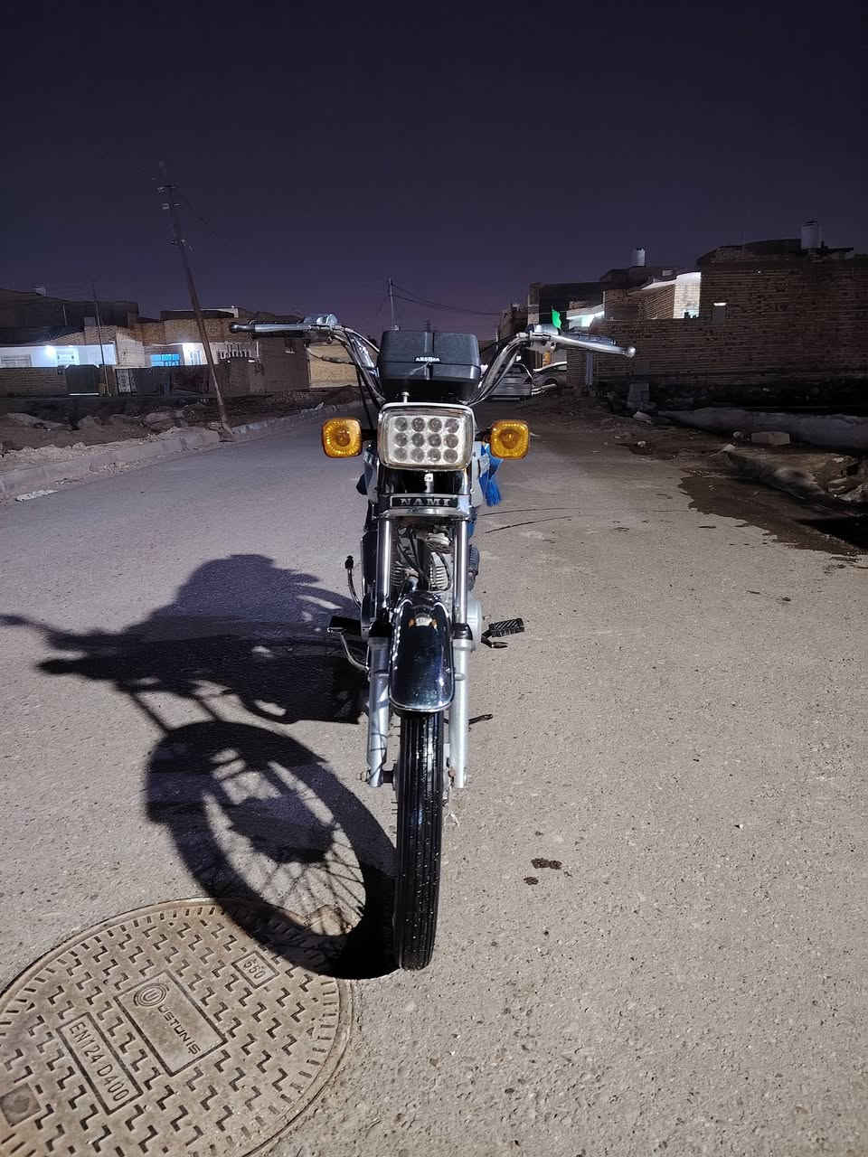 السلام عليكم
دراجة ايراني نامه اصلي موديل 2020 وكيلها بشارع بغداد نضيفه شوفت عيونكم كلها بلاديه 
للبيع العنوان ميسان حي الجامعي
الاستفسار الإتصال ع الرقم 
***********
