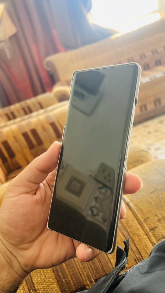 تكنو كامون ٤٠ برو نضافه ٩٩ ب ١٠٠ سعر ٢٠٠ مجال حك جيه ***********
