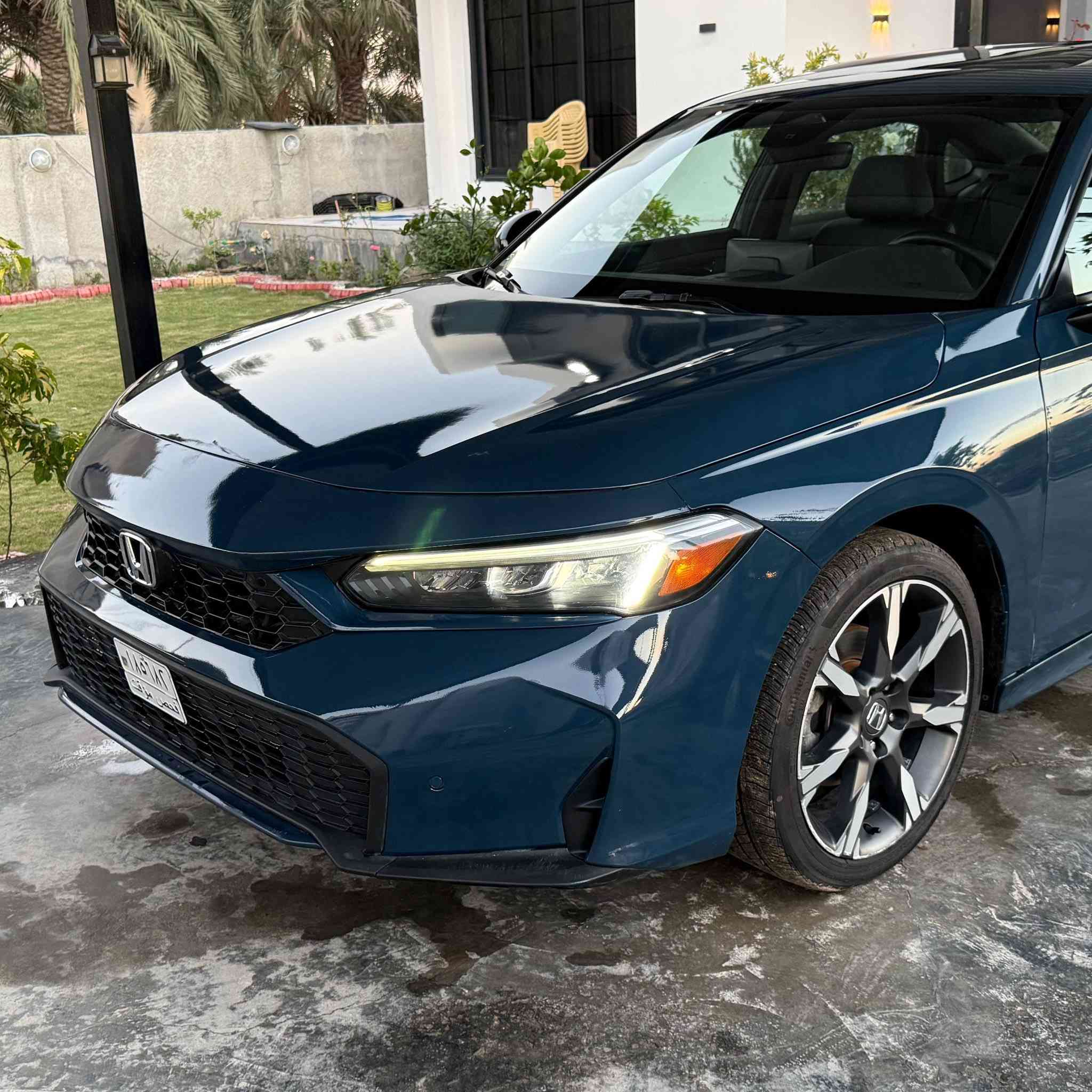 Honda civic hybrid 2025 sport touring
اعلى فئة بالسفك ماشية 7000mi 
محرك 2000 هايبرد 
كشنات كهرباء 
تدفئة كشنات امامي خلفي ستيرن 
كشنات جلد 
مراية اوتودم عاكس للضوء 
لد امامي خلفي 
شاشة دجتل عدد ٢ 
٤ مود قيادة eco normal sport indivual
اوتو هولد هاندبريك كهرباء 
سستم سماعات boss عدد ١٠ 
فتحة سقف 
رادار امامي خلفي جانبي 
حساس امامي خلفي 
نظام alexa honda conect 
خدمات كوكل بلي بالشاشة 
الحادث جاملغ وبنيد والشاصي جهة سائق مصلح لغد كفالة كل قطع السيارة اصلية شرط اي قطعة تجاري ماكو 
ايرباك دركة وبردة اوراقهة باسمي تحويل نفس اليوم اذا يعجبك مكان سيارة بغداد حي جهاد *********** 
السعر ١٦٣ وبيهة مجال
