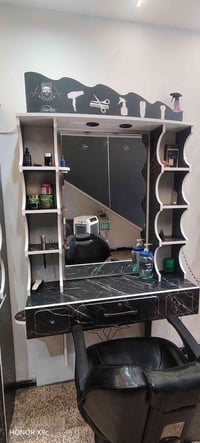 ميز حلاقه درجه أوله للبيع ١٥٠ وبي مجال  وتساب 07708961125