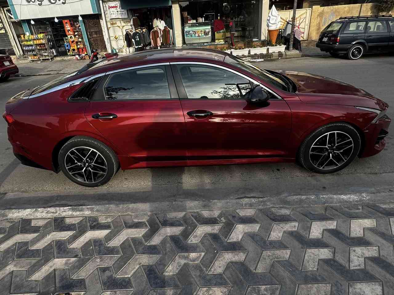 سلام عليكم k5. موديل 2021 ماشيه 62 السياره حلوه ومابيها نقص صدر جديد امامي خليفي تبريد ثلج مكينه كير كفاله رقم اربيل تريد تحويل تريد وكاله السياره حادثها 3 قطع وثنين كلير بدون شاصي السعر 135 مكاني بغداد الشعله ***********
