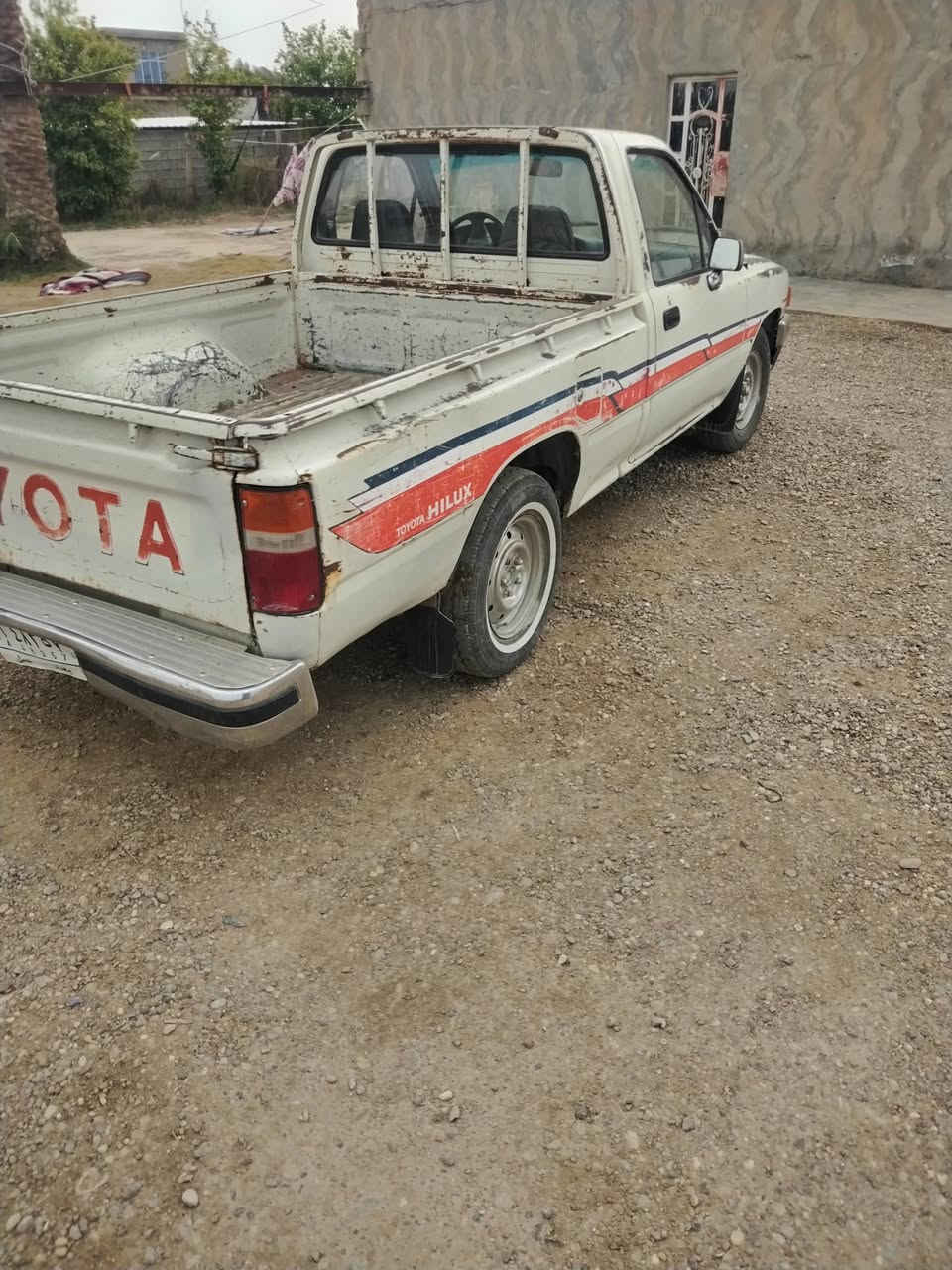 تيواتا موديل 90   ٤كير  رقم بغداد السعر 55 وبيها مجال مكان سياره بغداد المشاهده ***********
