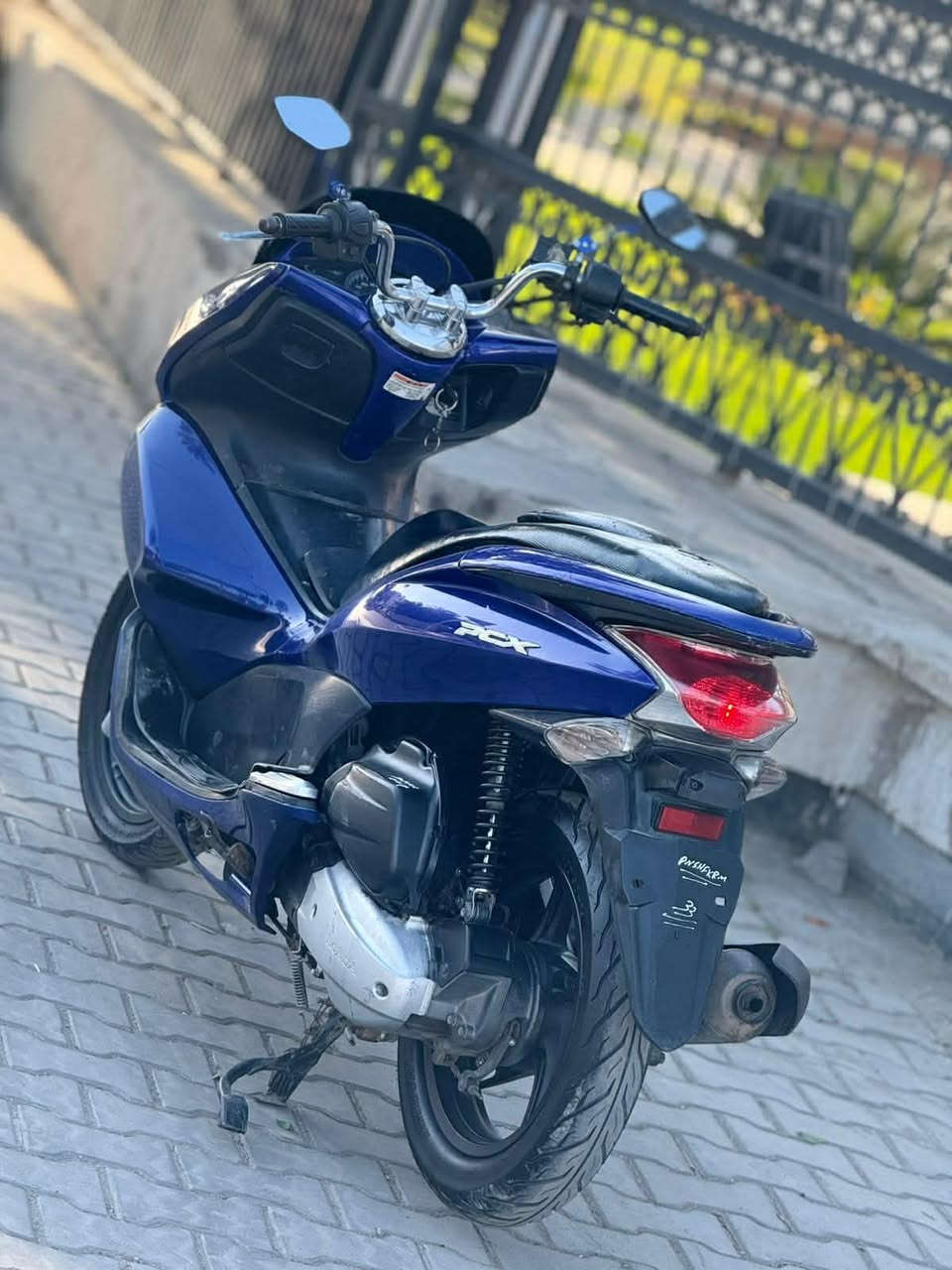 السلام عليكم للبيع دراجه pcxجيل الاول دراجة مال رمبه مديل16 ماخذها رمبه الدراجه على  ايدي حجم مكينه 150ياباني الاصلي دراجه جديده مال جناي 
ياباني الاصلي دراجه كامله أستان كهربائي حساس ازدحام ٢حرف Aدراجه جديده الدراجه مكينه لوك شلعه معدل خير من اللّٰه دراجه تكول جديده بمعنئ الكلمه واحلا من الصور  دراجة مكينه مكفوله اي نقص مابيه
السعر مليون و250 وبيهه  مجال 30ماشيه المكان  بغداد الكرخ الاتصال ***********
