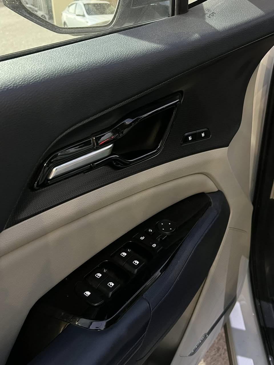 كيا سبورتج
2022 هايبرد خليجي مكفول 
رقم بغداد باسمي 
ماشيه 24 الف 
مواصفات فول الفول 
رادارات اربع جهات 
اربع كامرات 
كشنات تدفئة تبريد اربع مقاعد 
تحكمات touch￼￼ ( لمس ) 
شاشة ￼ digital متصلة 
قياده ذاتيه . مثبت سرعة . تحديد مسار .تنبيهات 
مكان لسياره بغداد 
***********
