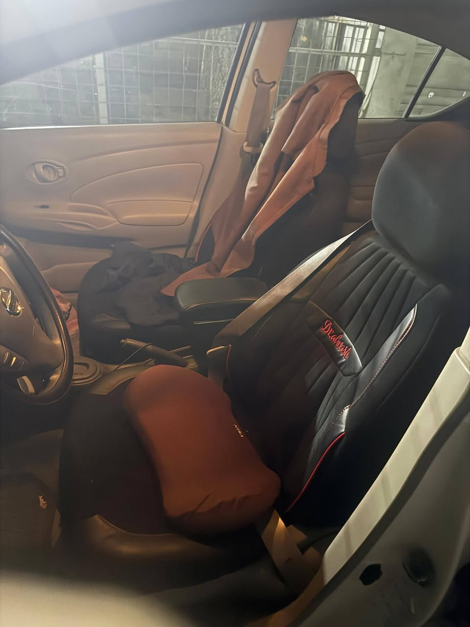 السلام عليكم نيسان سني 2019
سيارة خير من الله ما بيها نقص گير مكينة مكفولات و صدر و تايرات كله جديد قبل اسبوع مسويهن المازادات البلادي موجودات و چاملغ البلادي هم موجود ..بيها ربع جاملغ مصبوغ   السعر 108 و بيها مجال بسيط
ماشيه ١١٩ 
للاتصال ***********
