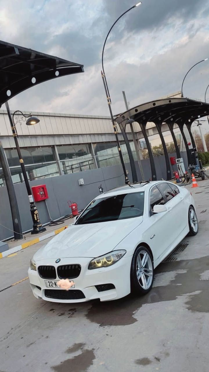 حجمي 530i هه مو شتي نوييه و به نا وي خؤمه ٤ پارچه ي بؤياغه بيشو بشتي كه پسه كامل كراوه ته m سوكانيشي گؤراوه شاشه گه وره يه سلايت كوشينه كانيشي m گيرو مه كينه و كاره بايي به شه رته موديلي ٢٠١٠ سحري ١٥٠ له هه وليرم ***********_*********** أربيل, العراق
